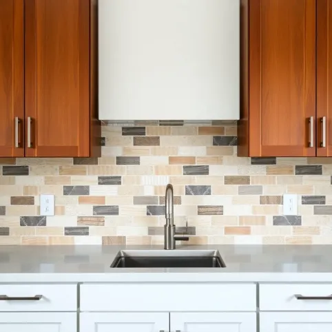 Jakie płytki do kuchni między szafkami